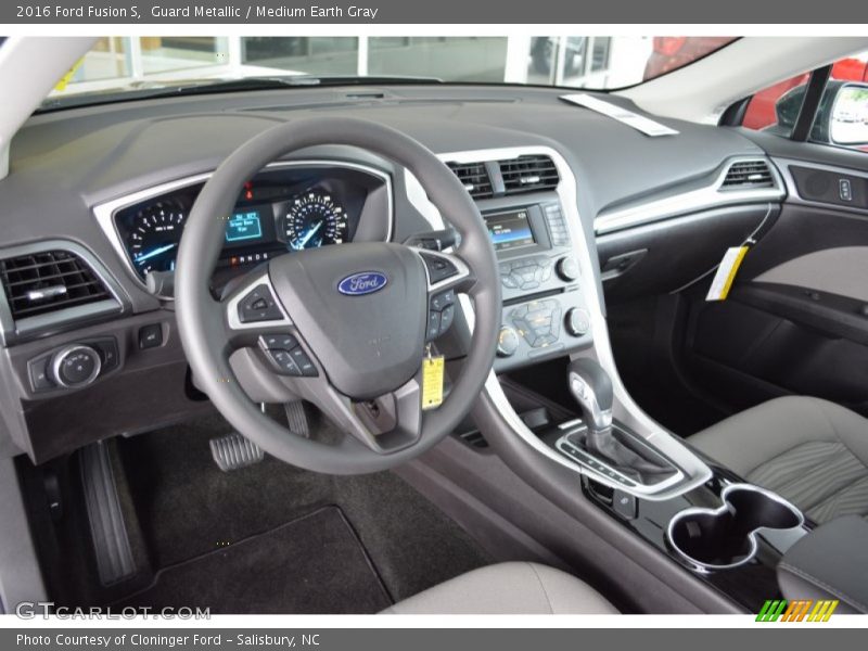 Medium Earth Gray Interior - 2016 Fusion S 