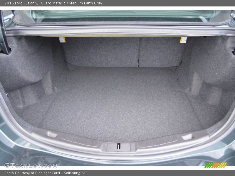  2016 Fusion S Trunk
