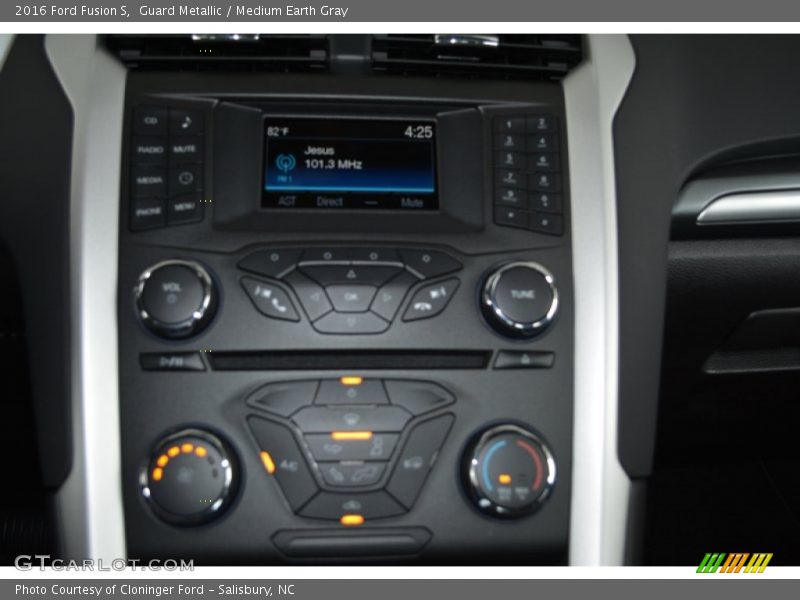 Guard Metallic / Medium Earth Gray 2016 Ford Fusion S