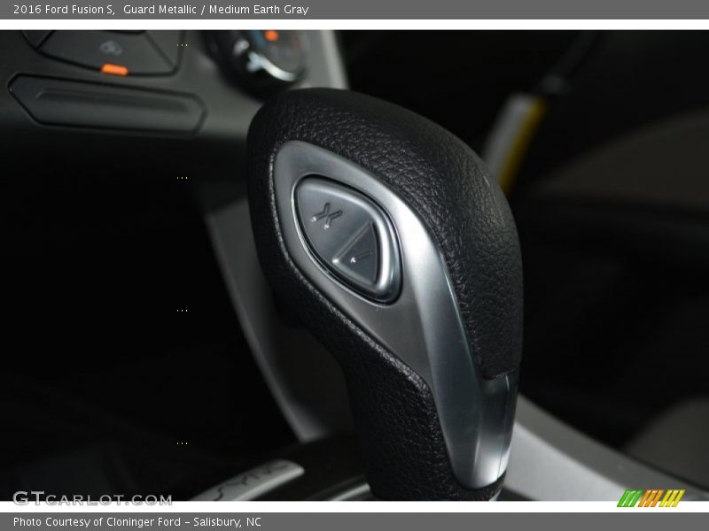 Guard Metallic / Medium Earth Gray 2016 Ford Fusion S