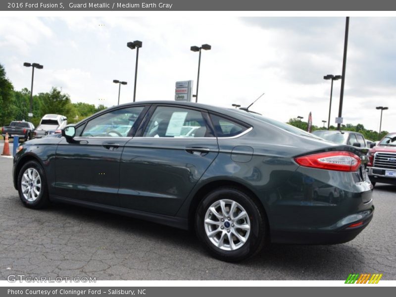 Guard Metallic / Medium Earth Gray 2016 Ford Fusion S
