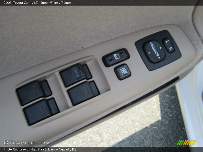 Super White / Taupe 2003 Toyota Camry LE