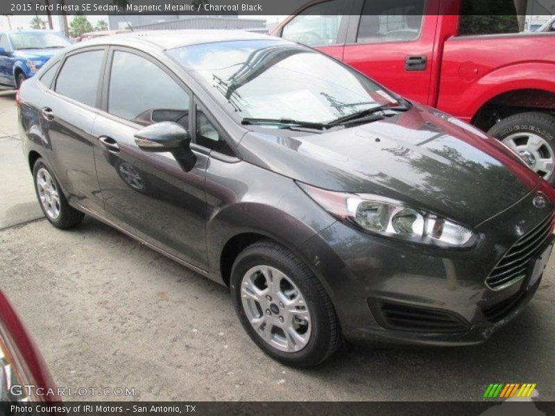 Magnetic Metallic / Charcoal Black 2015 Ford Fiesta SE Sedan