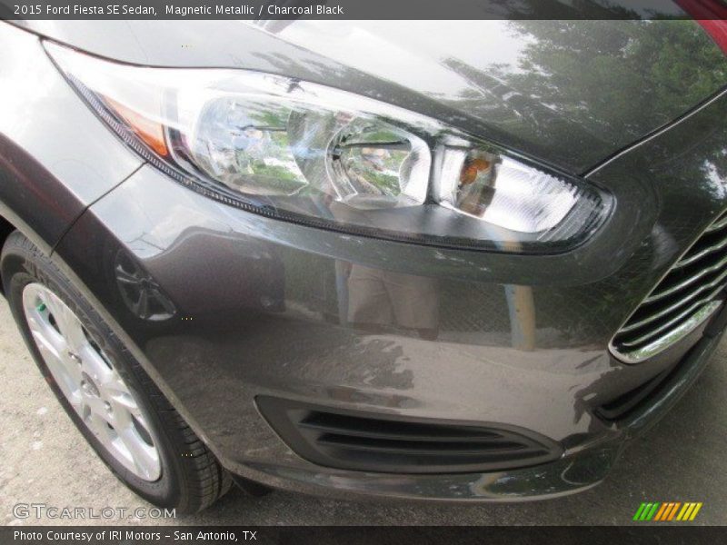 Magnetic Metallic / Charcoal Black 2015 Ford Fiesta SE Sedan