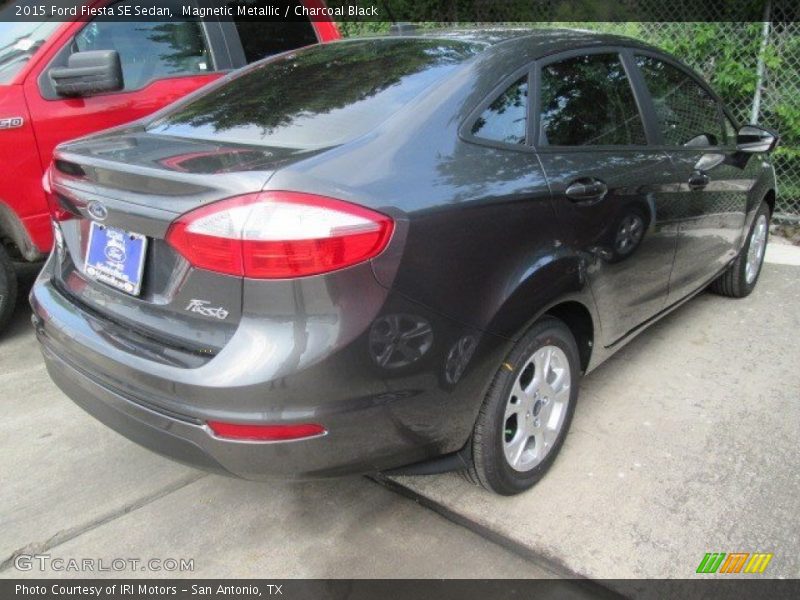 Magnetic Metallic / Charcoal Black 2015 Ford Fiesta SE Sedan
