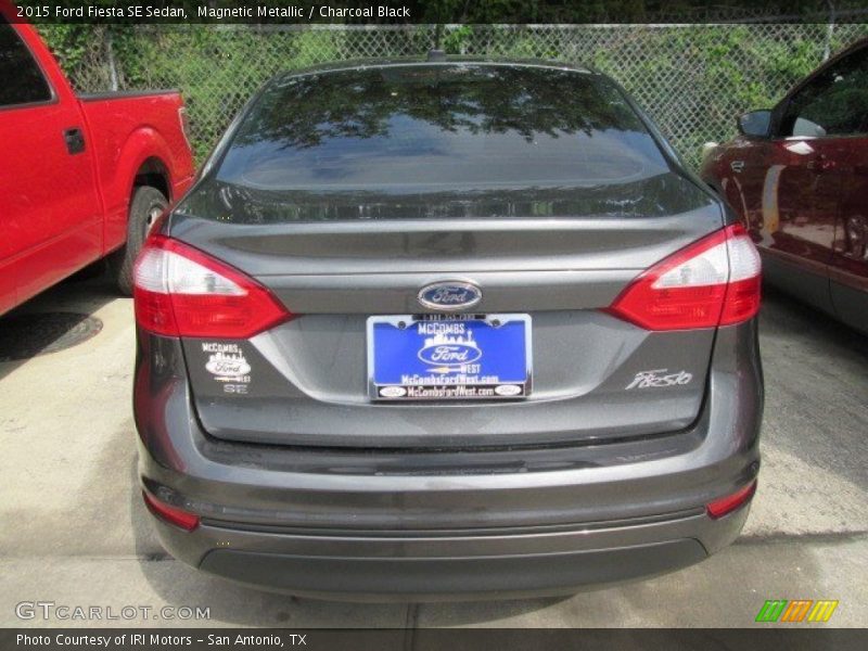 Magnetic Metallic / Charcoal Black 2015 Ford Fiesta SE Sedan