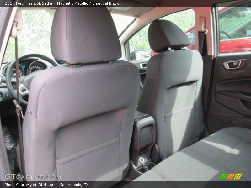 Magnetic Metallic / Charcoal Black 2015 Ford Fiesta SE Sedan