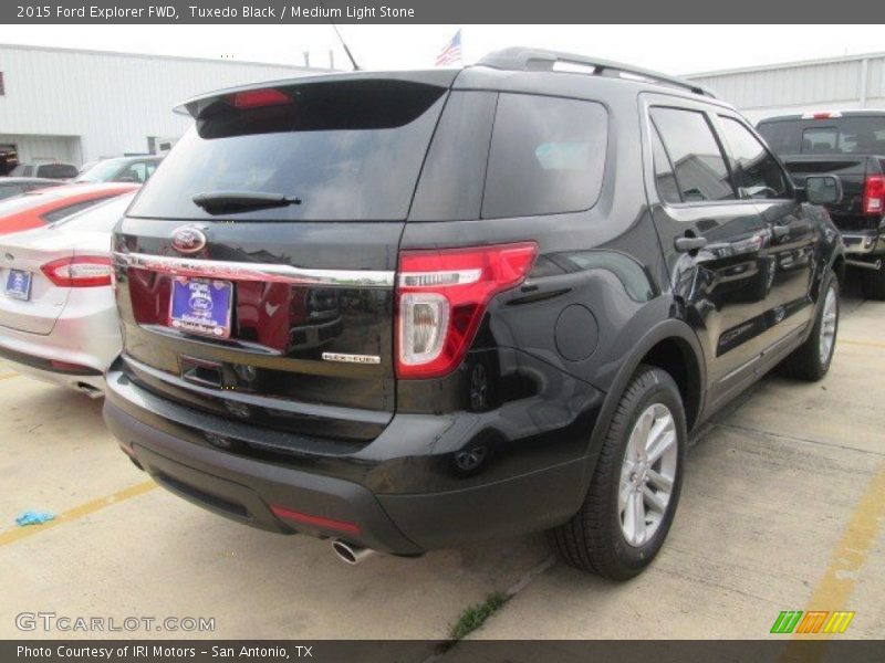 Tuxedo Black / Medium Light Stone 2015 Ford Explorer FWD