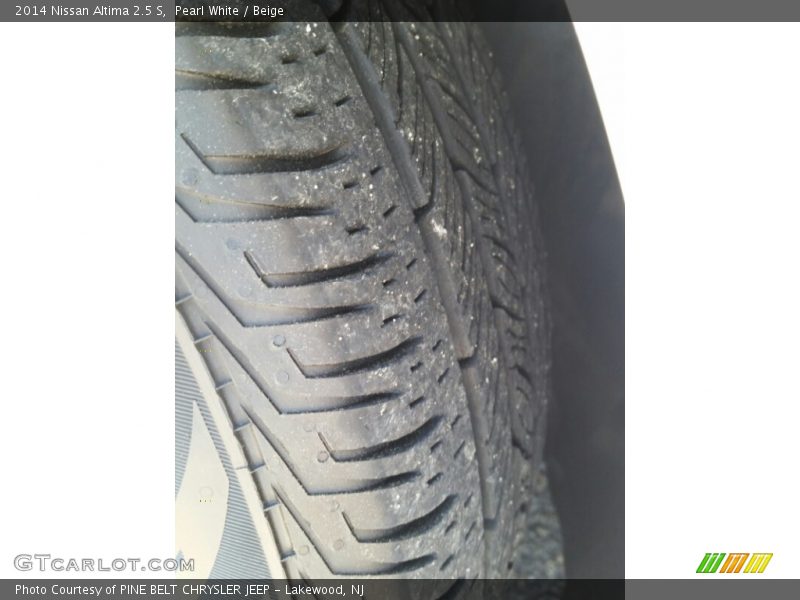 Pearl White / Beige 2014 Nissan Altima 2.5 S