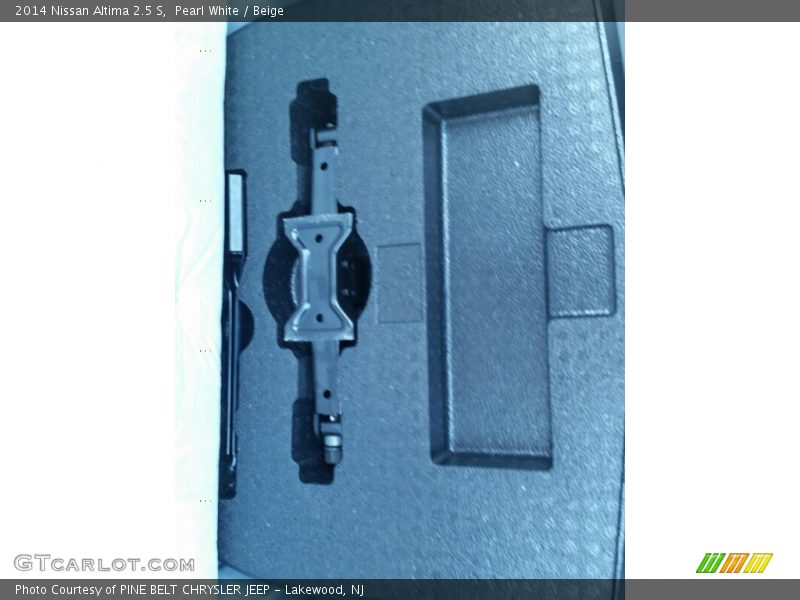 Pearl White / Beige 2014 Nissan Altima 2.5 S