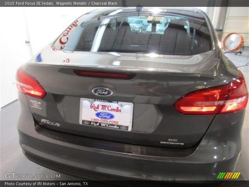 Magnetic Metallic / Charcoal Black 2015 Ford Focus SE Sedan
