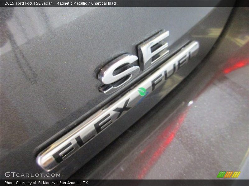Magnetic Metallic / Charcoal Black 2015 Ford Focus SE Sedan