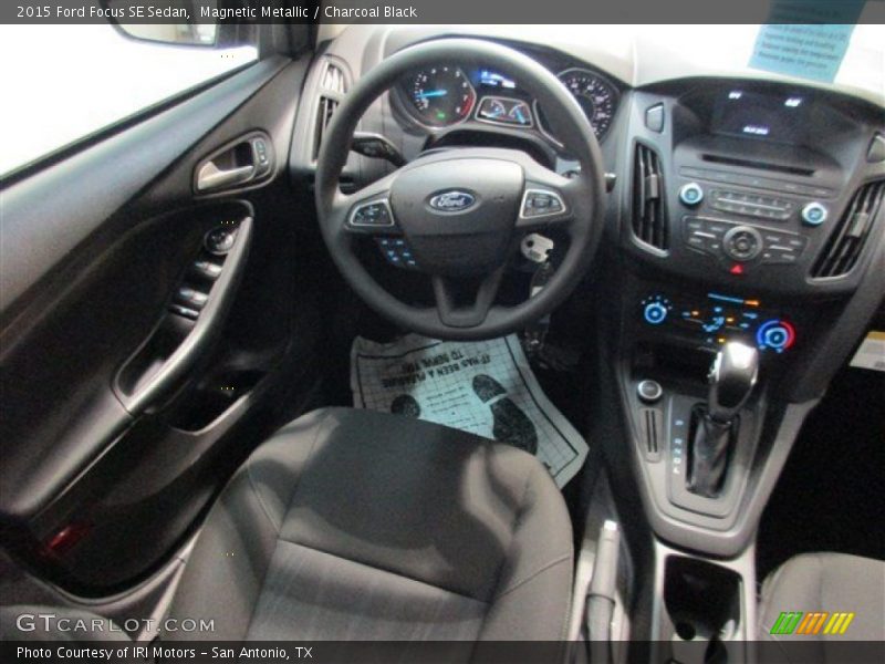 Magnetic Metallic / Charcoal Black 2015 Ford Focus SE Sedan