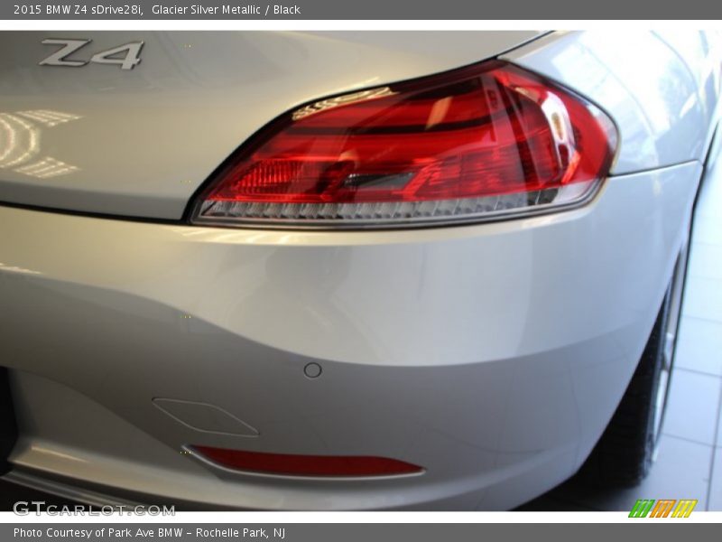 Glacier Silver Metallic / Black 2015 BMW Z4 sDrive28i
