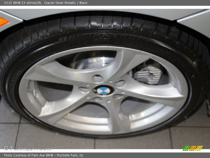 Glacier Silver Metallic / Black 2015 BMW Z4 sDrive28i