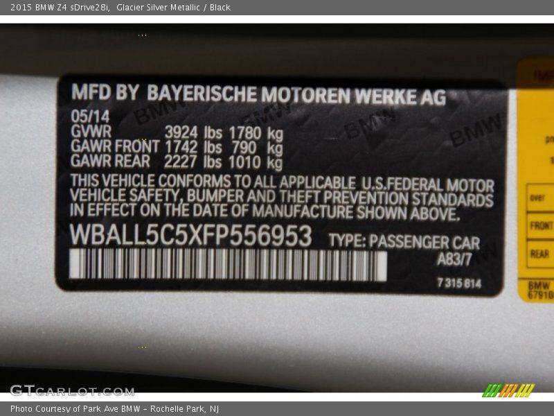 Glacier Silver Metallic / Black 2015 BMW Z4 sDrive28i