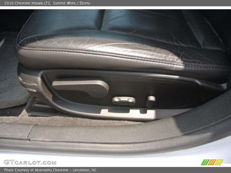 Summit White / Ebony 2010 Chevrolet Impala LTZ
