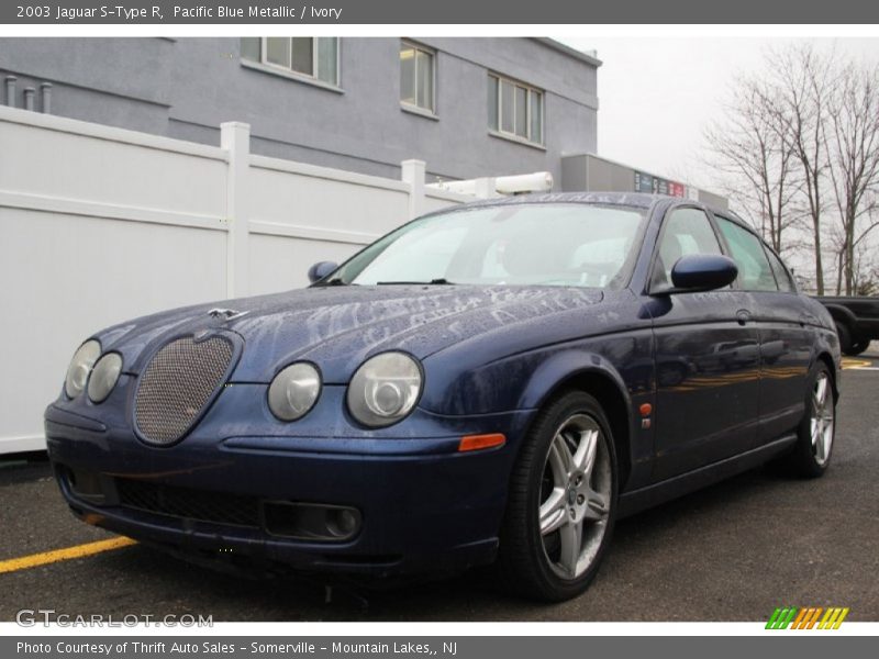 Front 3/4 View of 2003 S-Type R