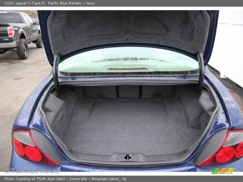  2003 S-Type R Trunk