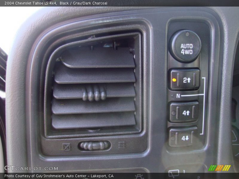 Black / Gray/Dark Charcoal 2004 Chevrolet Tahoe LS 4x4