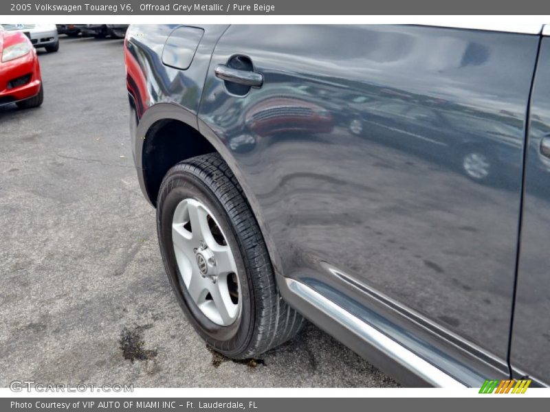 Offroad Grey Metallic / Pure Beige 2005 Volkswagen Touareg V6