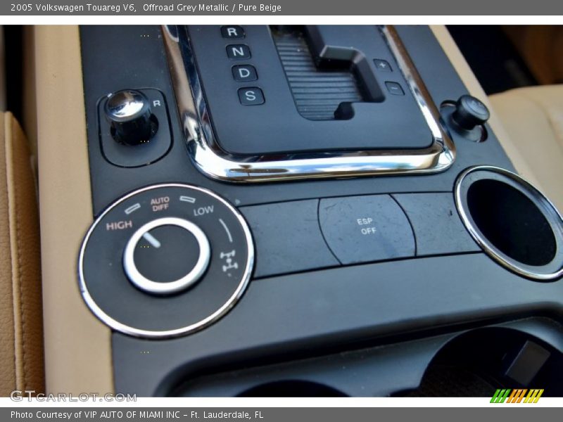 Offroad Grey Metallic / Pure Beige 2005 Volkswagen Touareg V6