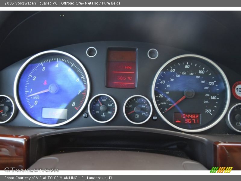 Offroad Grey Metallic / Pure Beige 2005 Volkswagen Touareg V6