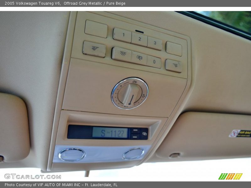 Offroad Grey Metallic / Pure Beige 2005 Volkswagen Touareg V6