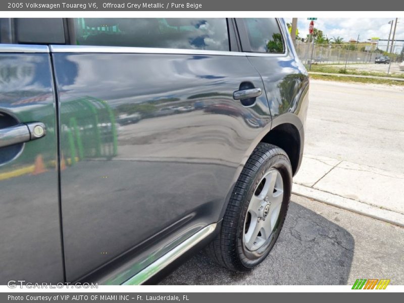 Offroad Grey Metallic / Pure Beige 2005 Volkswagen Touareg V6