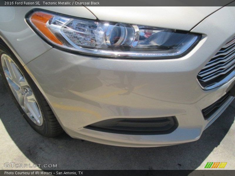 Tectonic Metallic / Charcoal Black 2016 Ford Fusion SE