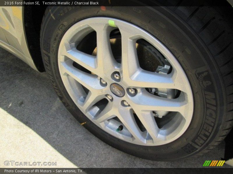Tectonic Metallic / Charcoal Black 2016 Ford Fusion SE