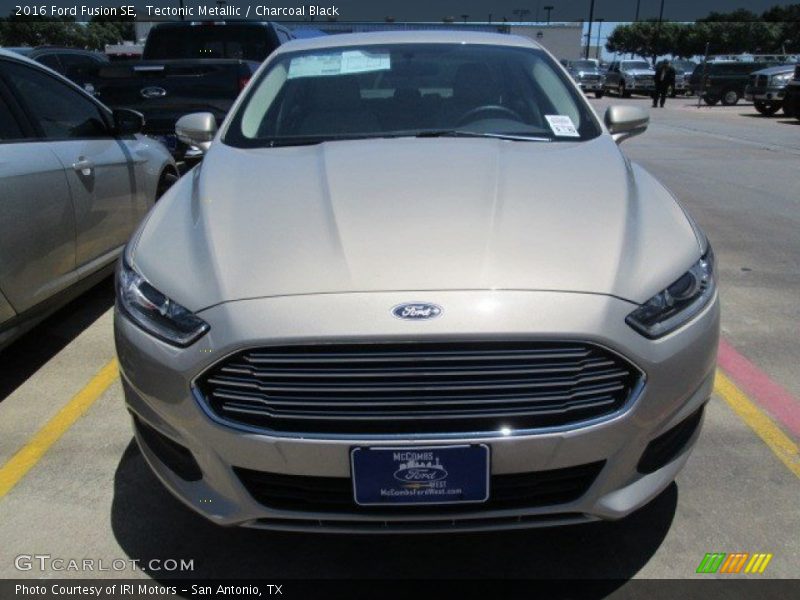 Tectonic Metallic / Charcoal Black 2016 Ford Fusion SE