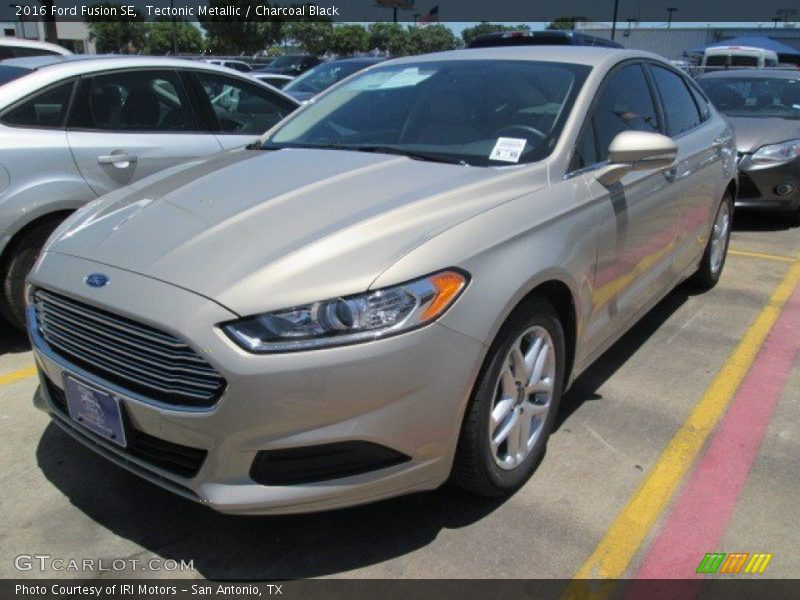 Tectonic Metallic / Charcoal Black 2016 Ford Fusion SE