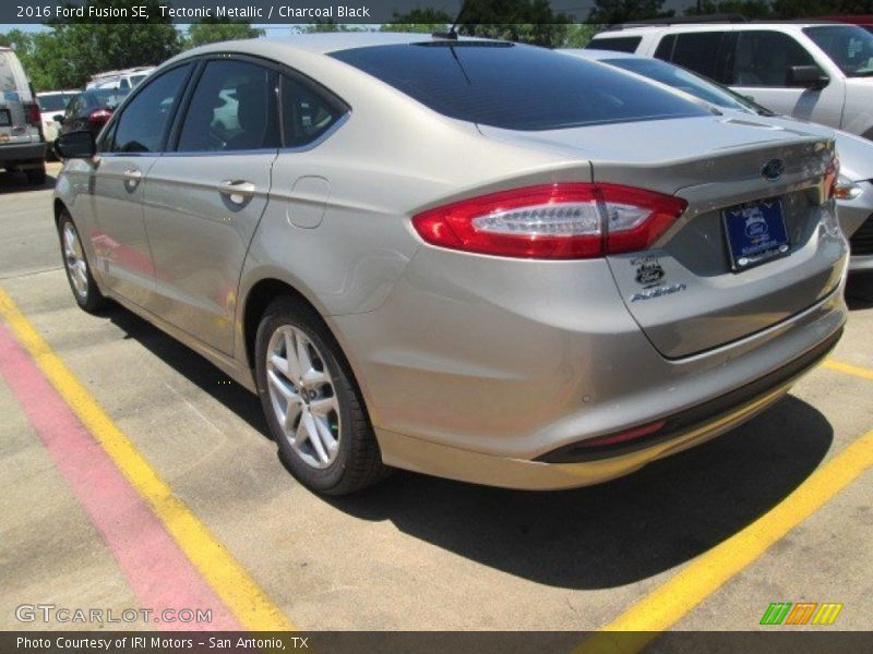 Tectonic Metallic / Charcoal Black 2016 Ford Fusion SE