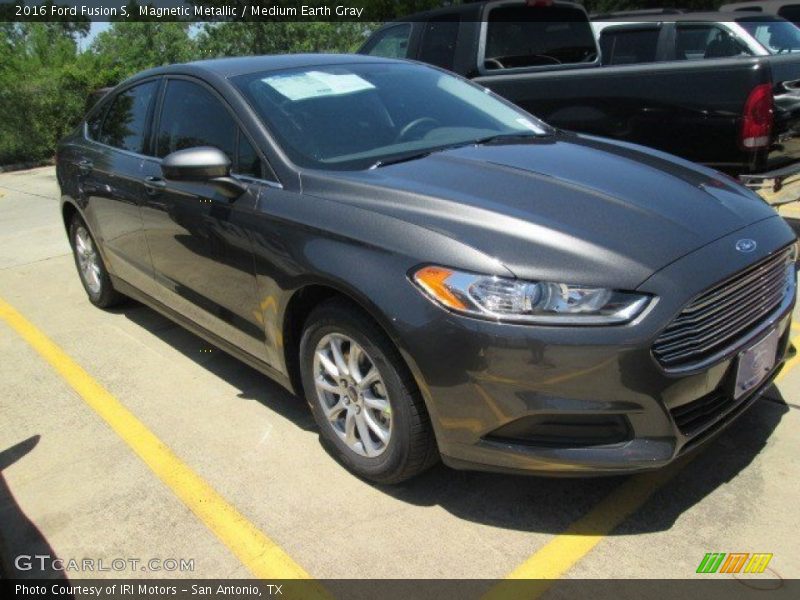 Magnetic Metallic / Medium Earth Gray 2016 Ford Fusion S