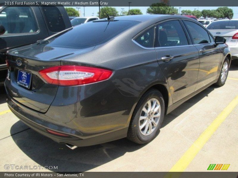 Magnetic Metallic / Medium Earth Gray 2016 Ford Fusion S
