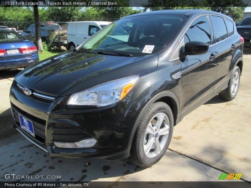Tuxedo Black Metallic / Charcoal Black 2015 Ford Escape SE