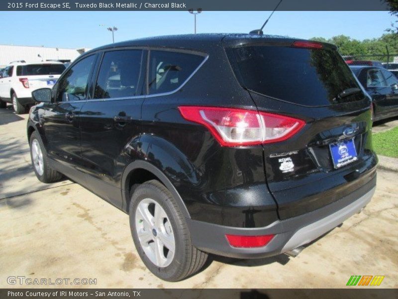 Tuxedo Black Metallic / Charcoal Black 2015 Ford Escape SE