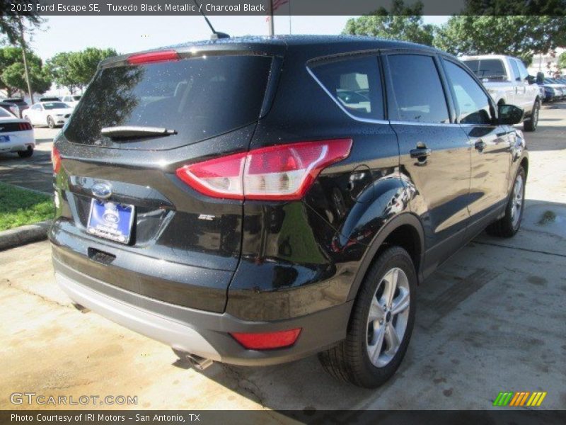 Tuxedo Black Metallic / Charcoal Black 2015 Ford Escape SE