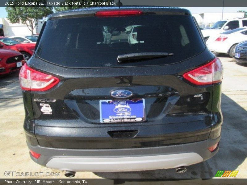 Tuxedo Black Metallic / Charcoal Black 2015 Ford Escape SE