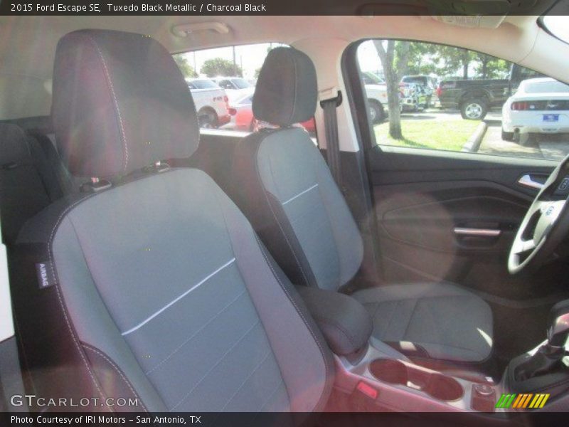 Tuxedo Black Metallic / Charcoal Black 2015 Ford Escape SE