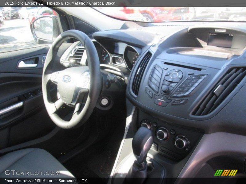 Tuxedo Black Metallic / Charcoal Black 2015 Ford Escape SE
