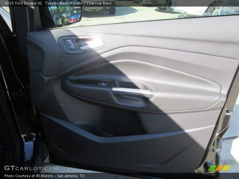 Tuxedo Black Metallic / Charcoal Black 2015 Ford Escape SE
