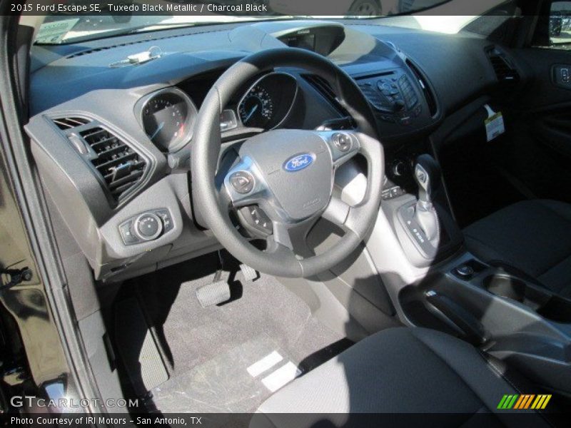 Tuxedo Black Metallic / Charcoal Black 2015 Ford Escape SE
