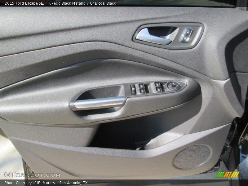 Tuxedo Black Metallic / Charcoal Black 2015 Ford Escape SE