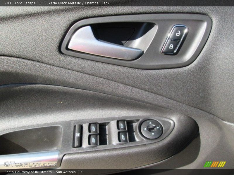 Tuxedo Black Metallic / Charcoal Black 2015 Ford Escape SE