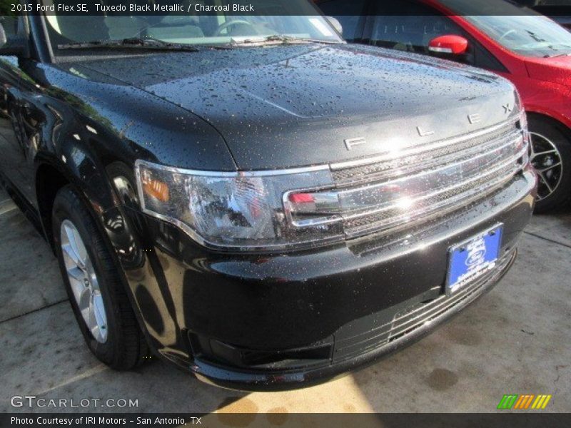 Tuxedo Black Metallic / Charcoal Black 2015 Ford Flex SE