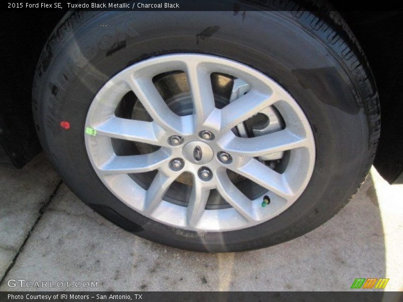 Tuxedo Black Metallic / Charcoal Black 2015 Ford Flex SE