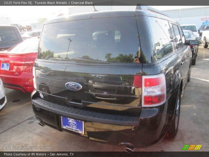 Tuxedo Black Metallic / Charcoal Black 2015 Ford Flex SE