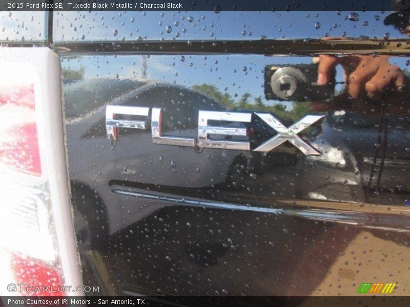 Tuxedo Black Metallic / Charcoal Black 2015 Ford Flex SE